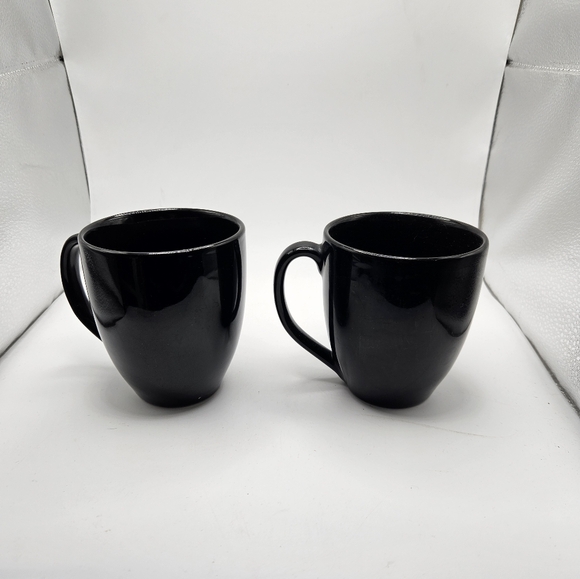 2 Planet Hollywood Mugs Toronto and Montreal small flaw on both mugs - Picture 3 of 9